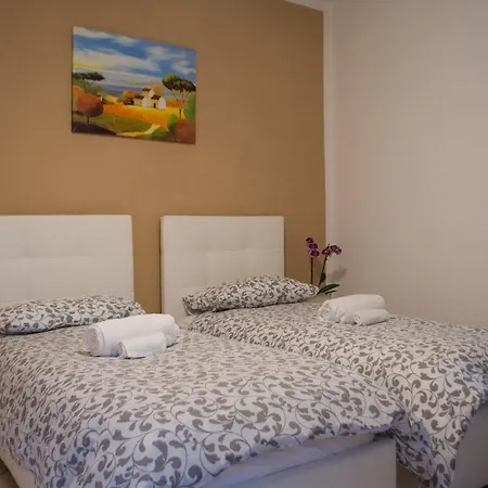 Affittacamere Il Borgo Vicino Al Castello Con Parcheggio Malcesine